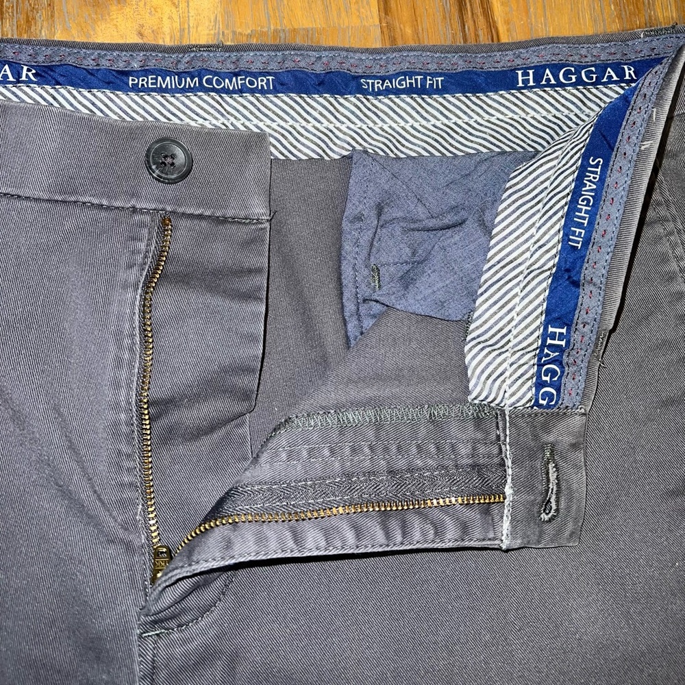 Haggar Premium Comfort Straight Fit - Picture 3 of 6